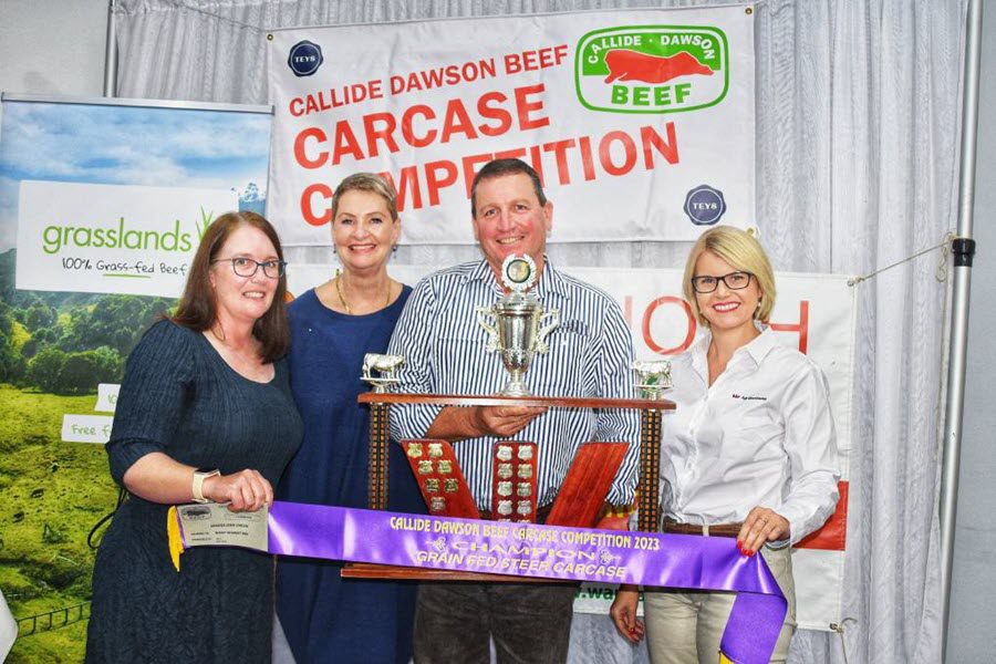 Champion grainfed steer carcase winners Ian Stark and Jeanne Seifert, with sponsors Janine Lau and Kate McLaren. Picture by Ben Harden